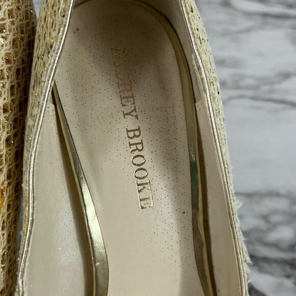 𝅺AUDREY Brook Peep Toe Heels Quillan Gold Cross Stitch size 9.5 - Picture 4 of 13